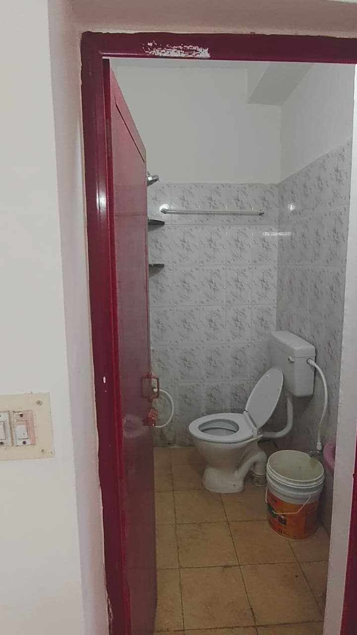 Resale 2 BHK flat for sale in Kolapakkam - Image 9