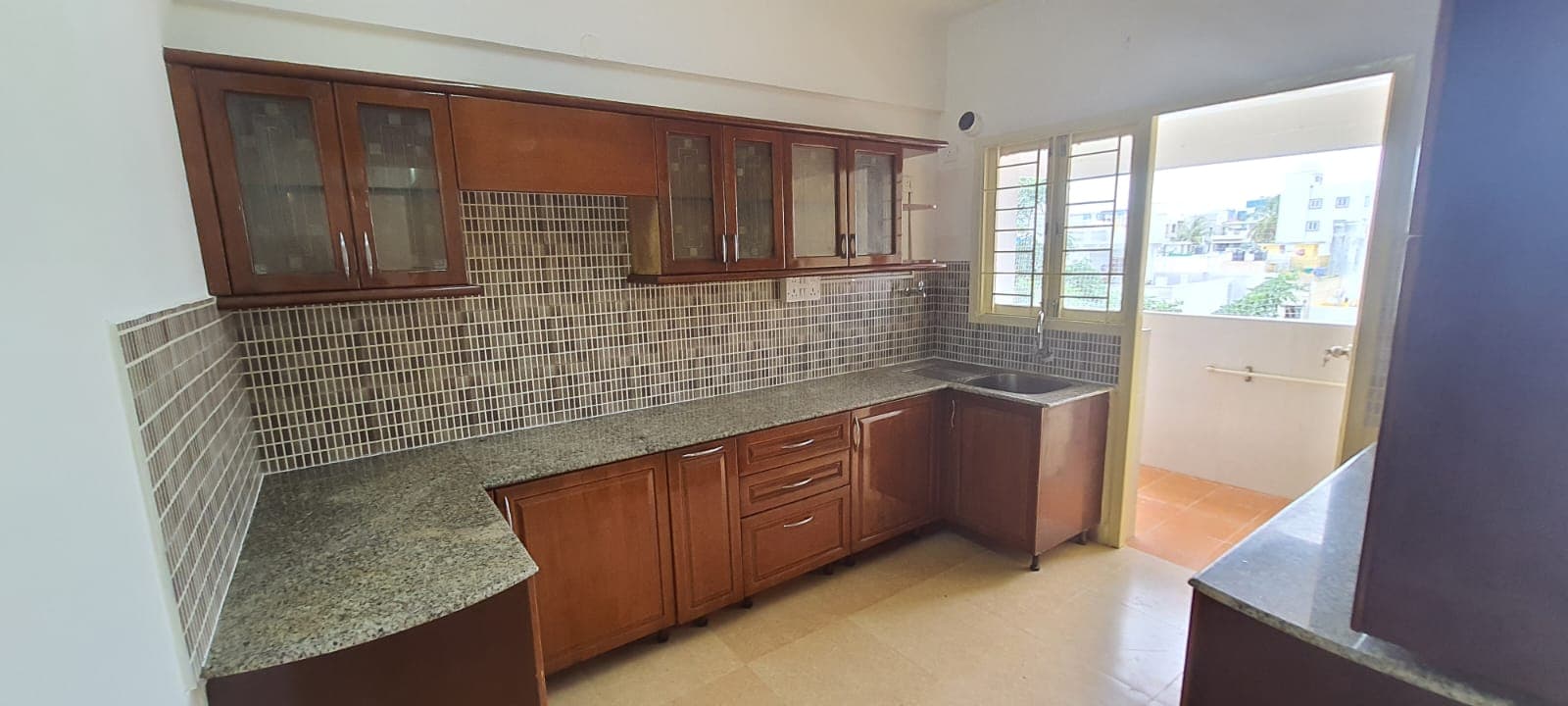 Flat sale for Manapakkam - Image 5