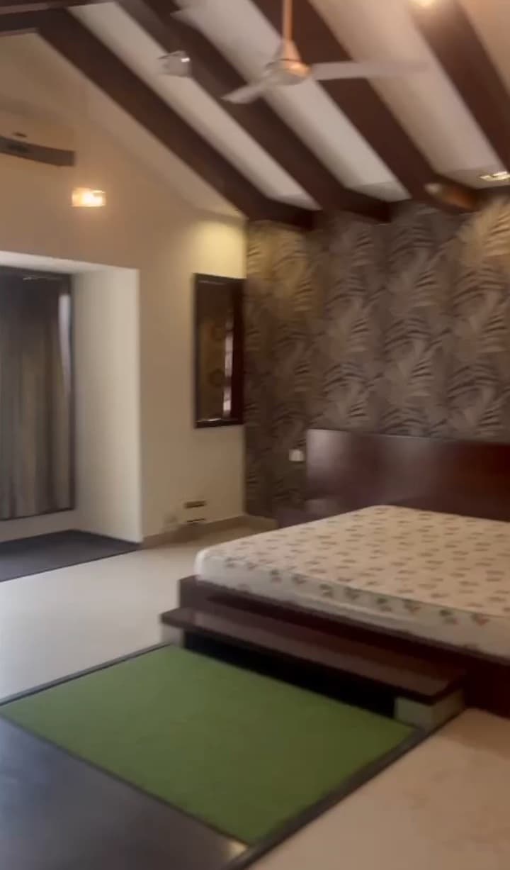 luxurious 4 BHK villa in Kilpauk - Image 9