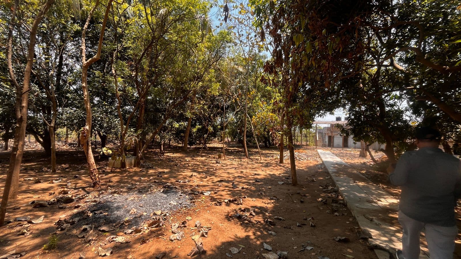 One acre on road land with 6000 sqft Bungalow for sale at Utheramerur near Chennai - Image 7