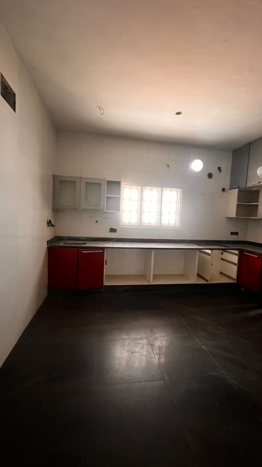 One acre on road land with 6000 sqft Bungalow for sale at Utheramerur near Chennai - Image 4