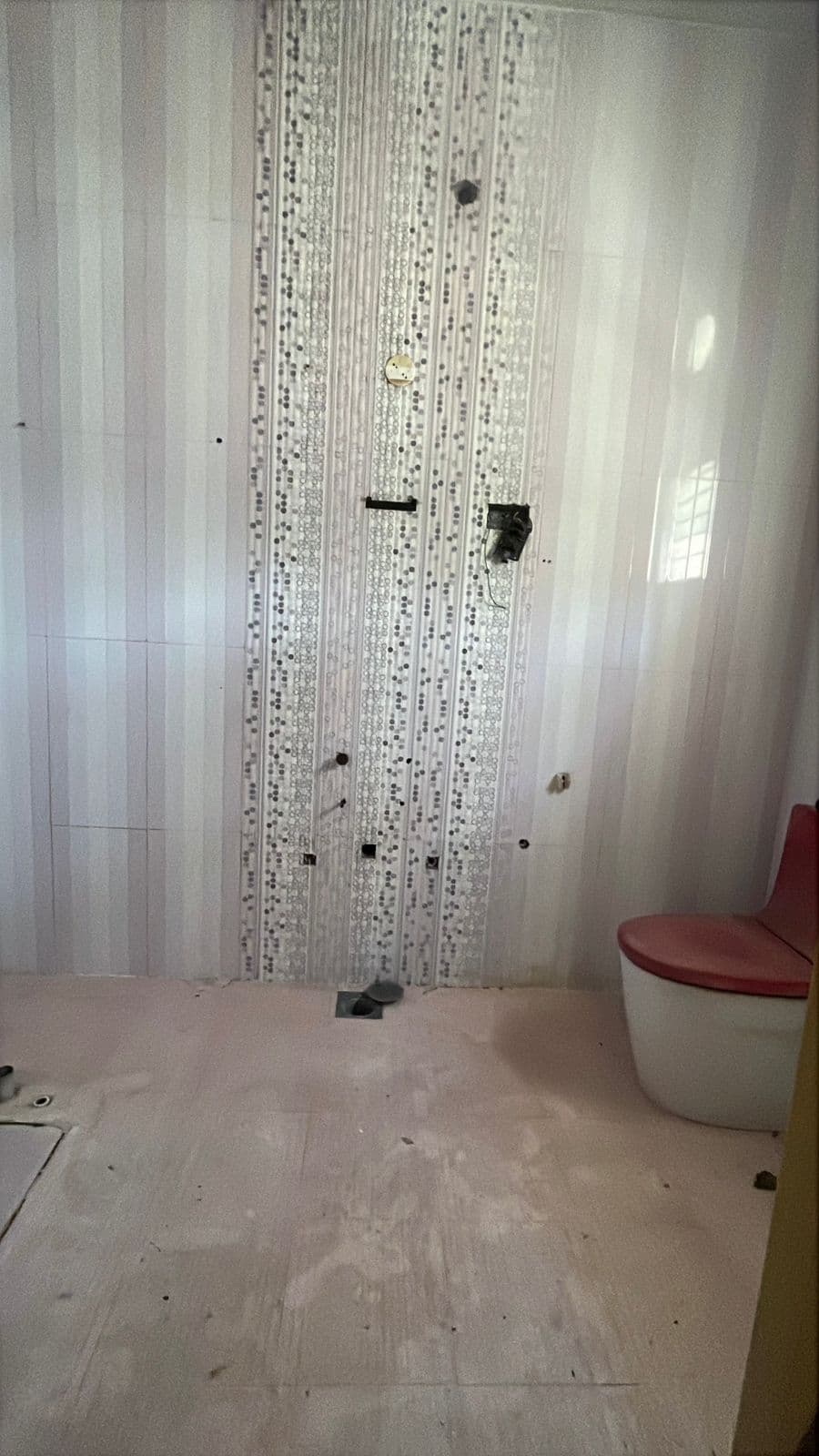 One acre on road land with 6000 sqft Bungalow for sale at Utheramerur near Chennai - Image 5