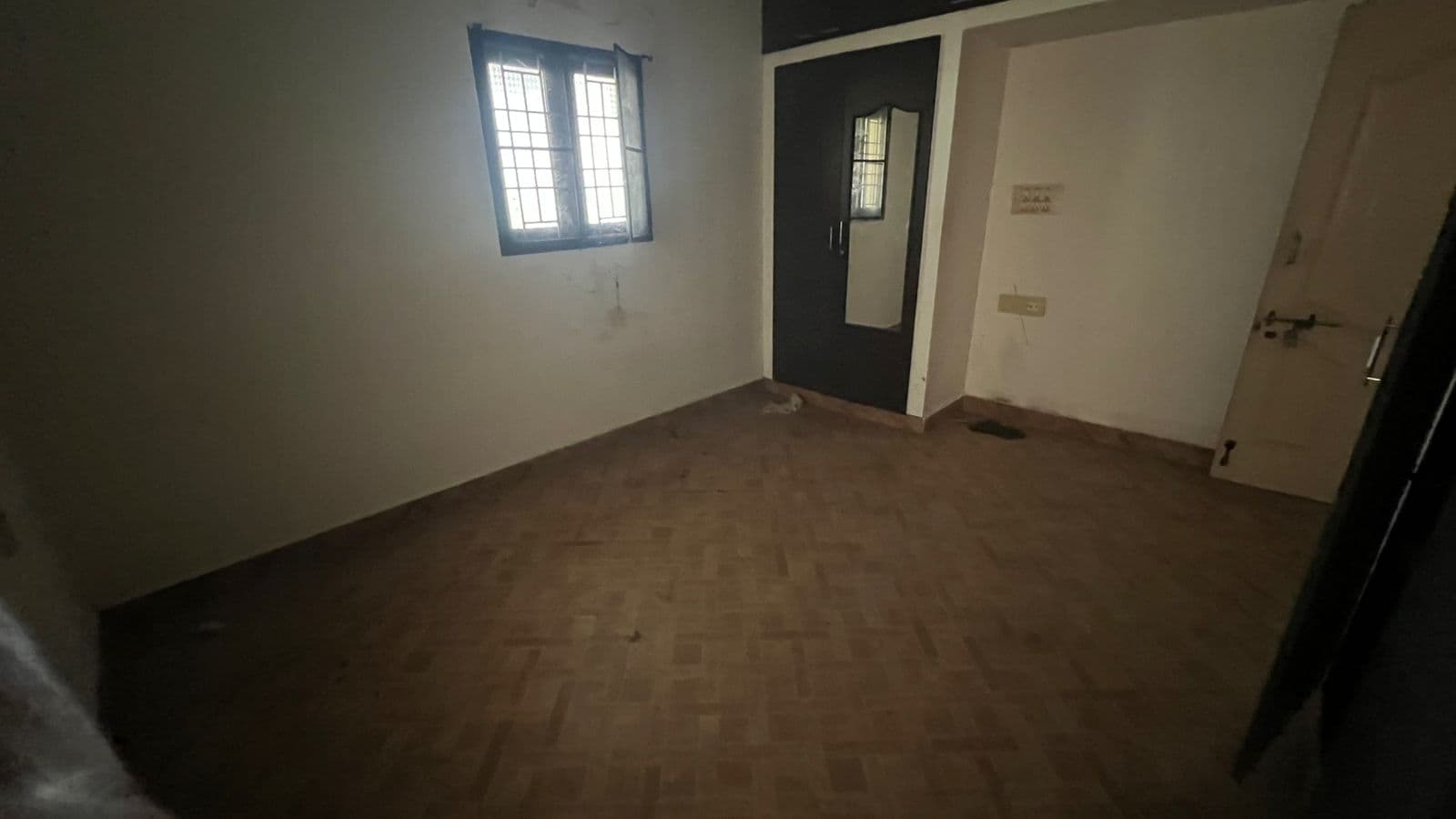 Resale 2 BHK flat in Guduvanchery, Chennai - Image 5