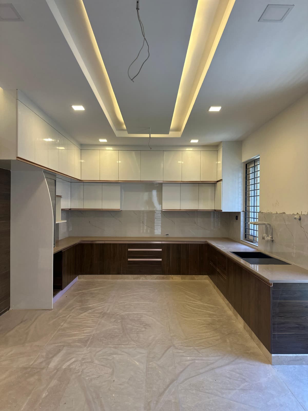 Ready to Occupy Sea View 5 BHK Premier Villas at Kottivakkam, Chennai. - Image 10