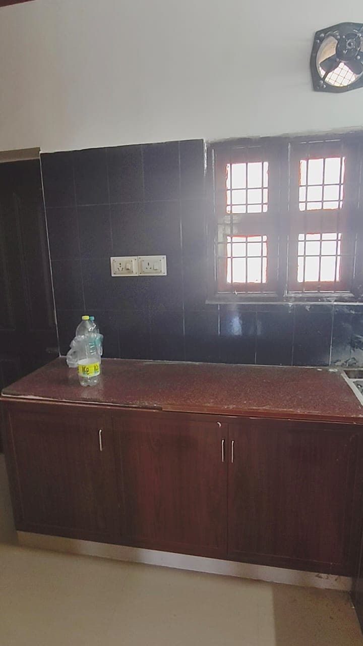 Resale 2 BHK flat for sale in Kolapakkam - Image 6