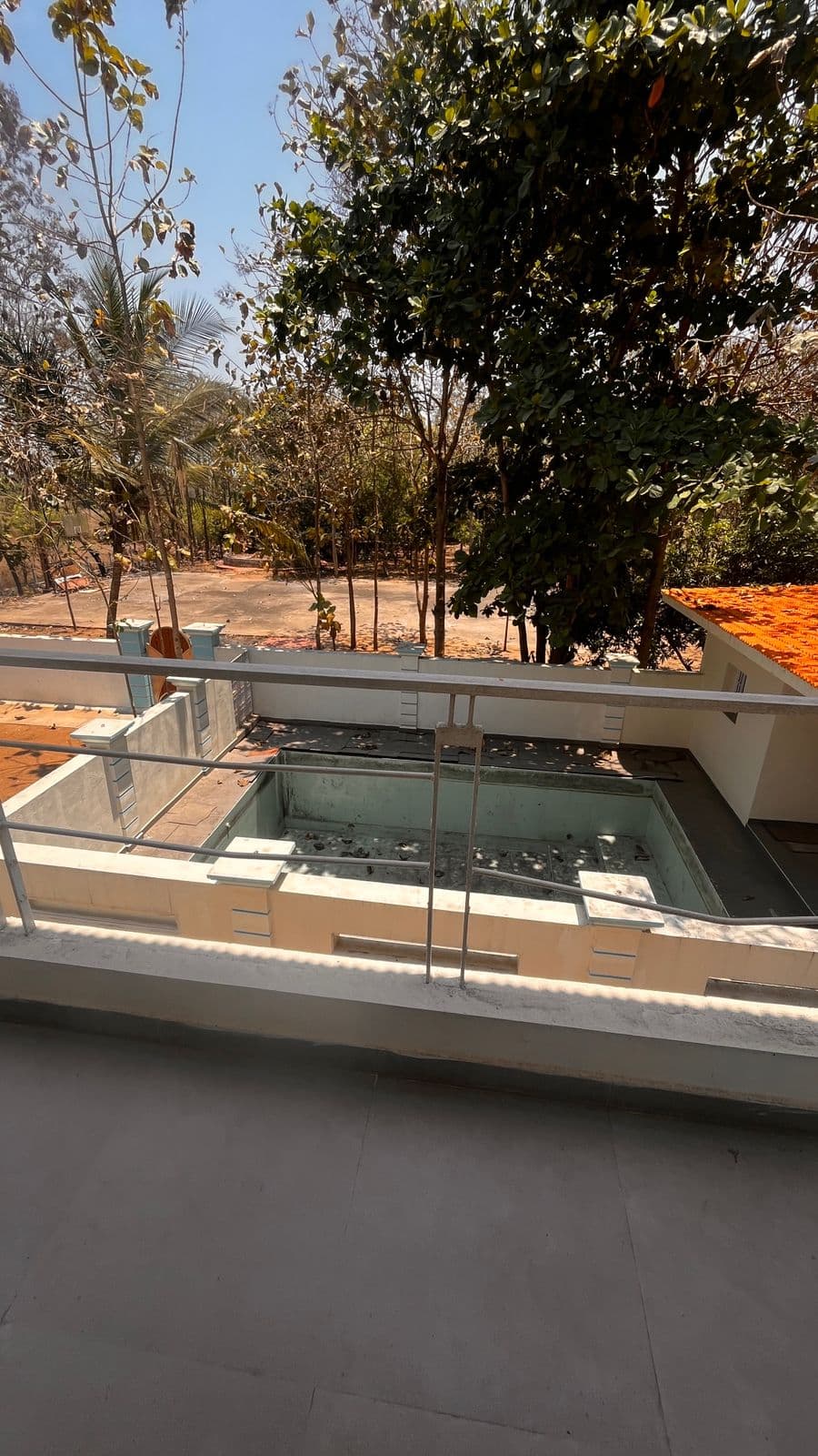 One acre on road land with 6000 sqft Bungalow for sale at Utheramerur near Chennai - Image 10