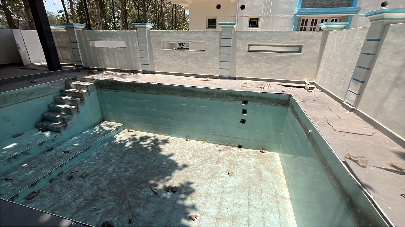 One acre on road land with 6000 sqft Bungalow for sale at Utheramerur near Chennai - Image 3